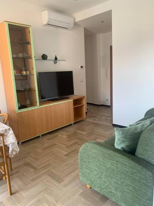 Vista Mare Con Ogni Comfort Вараце Екстериор снимка